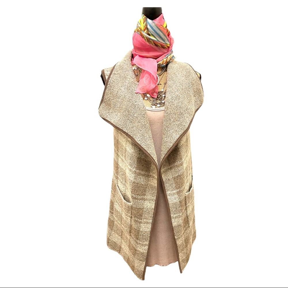 ZARIA SWEATERS vest plaid beige cream white size SMALL front pockets cascade